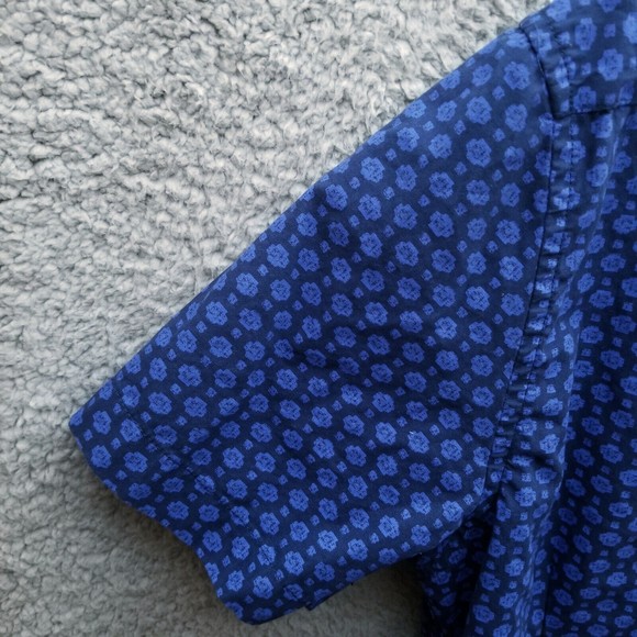 Denim & Flower L Geometric Blue Short Sleeve Button-Down Shirt 43" 28.5" 8.5" - Picture 9 of 12